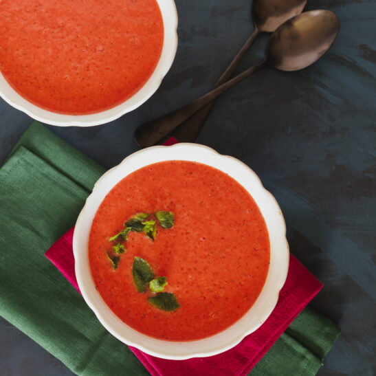 fotografie jídla - melounová studená polévka