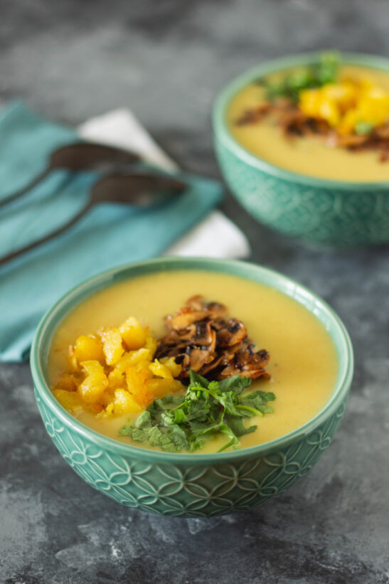 fotografie jídla -polévka z pečených brambor