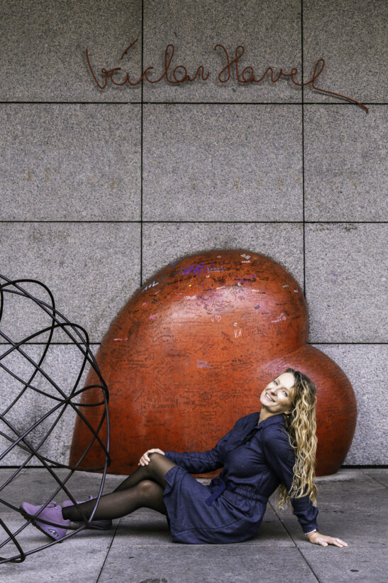 Portrét u Srdce Václava Havla – originální turistická fotografie v Praze